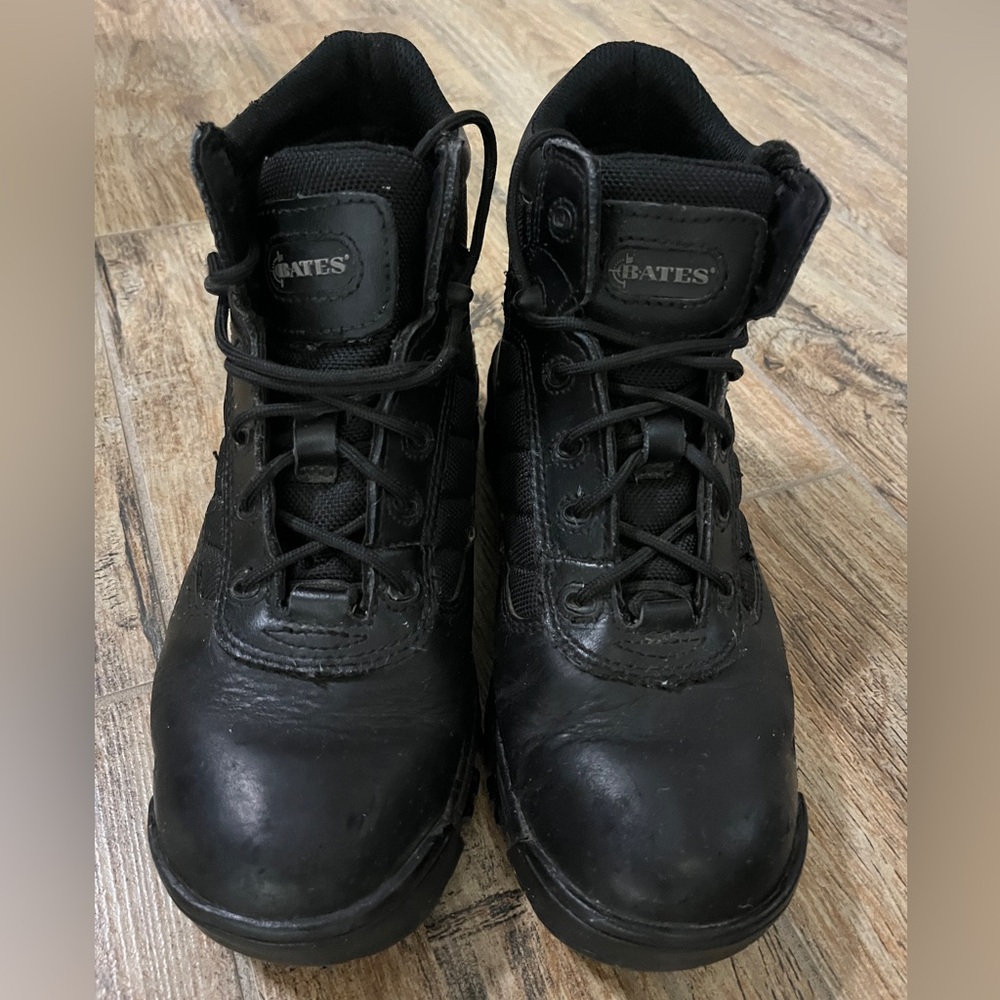 BATES BOOTS Women’s military hiking boots size 8